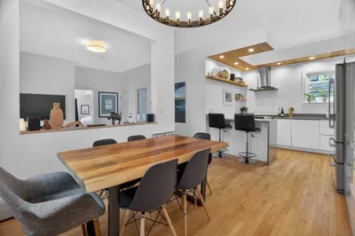 26 Newbury St #2