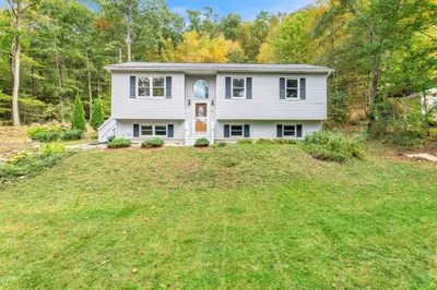 52 Warren Wright Rd