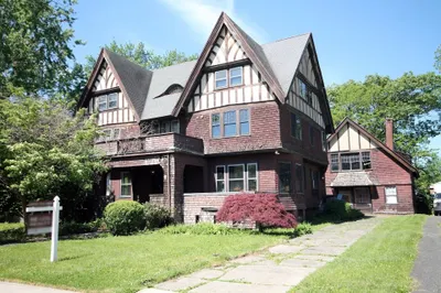 50 Bellevue Ave 1