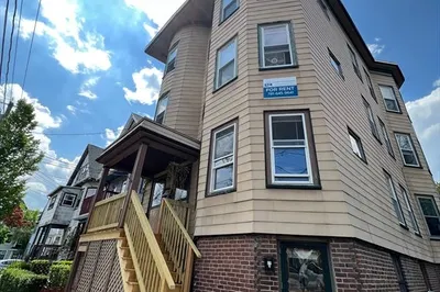 27 Cameron Ave #1B