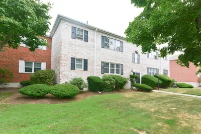 149 Lake Shore Rd #2