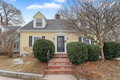 40 Lake Shore Rd 1
