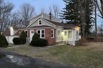 8 Rural St