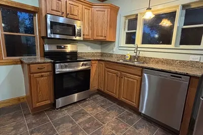 19 Wentworth Ave #1