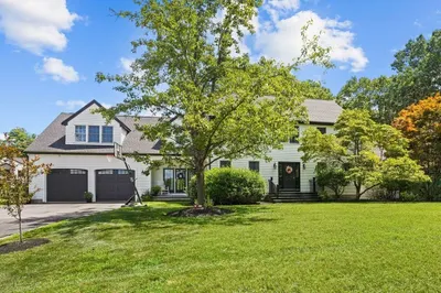 15 Gregory Way 1