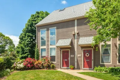 129 Governor Winthrop Rd #1A 1
