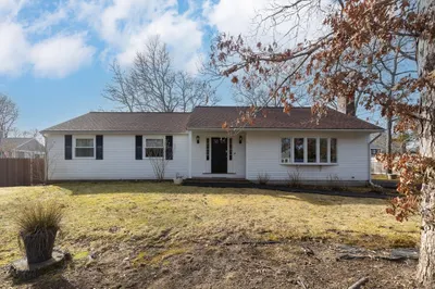 141 Dolphin Ln 1