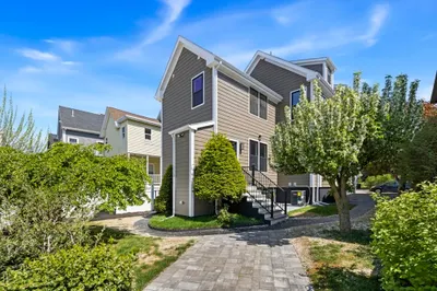 45 Sargent Ave