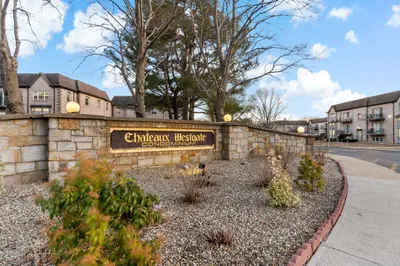 110 Oak Ln #2