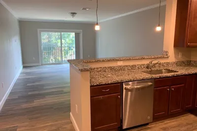 40 Ames Ave #204