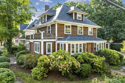 24 Hampden St 1