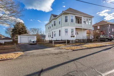 82 Aquidneck St 1