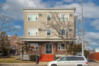 185 Lewis St #4
