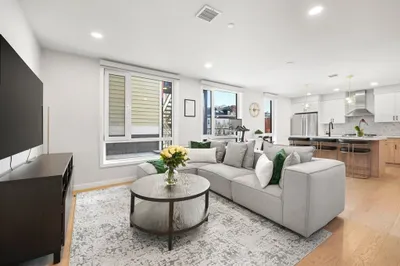 457 W. Broadway #211