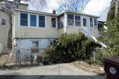 8 Avon St