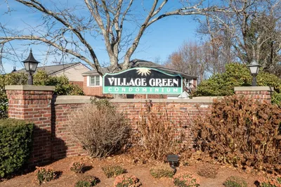 36 Village Green Dr #36 1