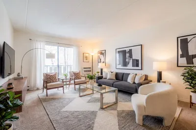 80 N Warren St #31