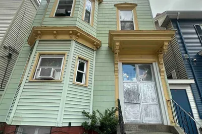 74 Trenton St 1