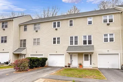 27 Towle Dr #27