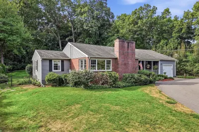 81 E Gooseberry Rd 1