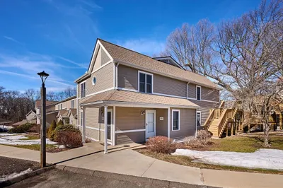 61 Abbey Memorial Dr #153