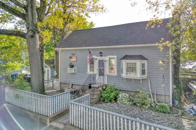 32 Lambert Ave