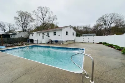 99 Brookside Rd