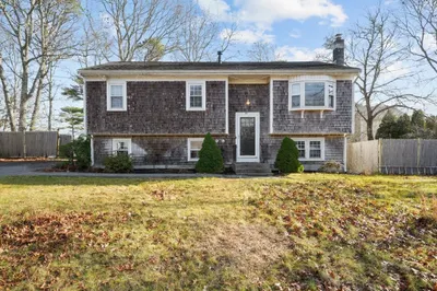 81 Mayflower Ln