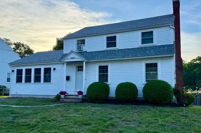 86 Abigail Adams Cir 1