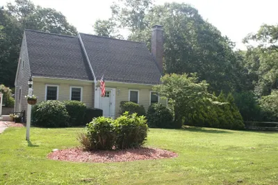 4 Westwind Cir