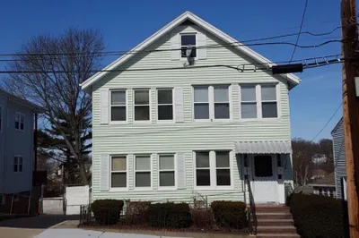 11 Bateman St #1 1