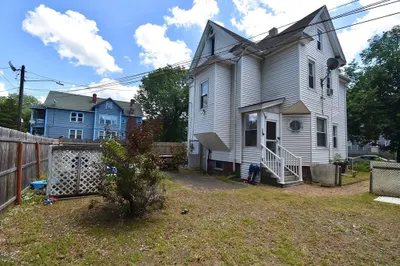 98 Alderman St