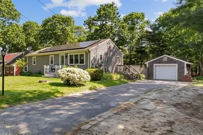24 Woodbine Dr