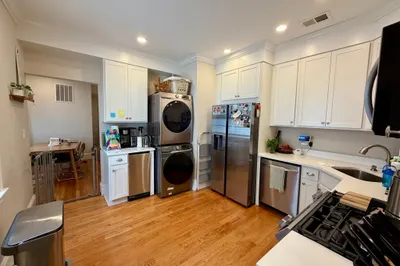 10 Dighton St #2 1