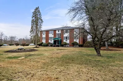 A1 Colonial Dr #7 1