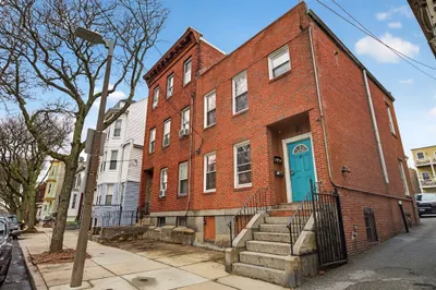 88 Trenton St 1