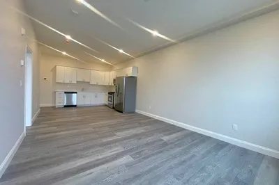 5 Fremont St #303