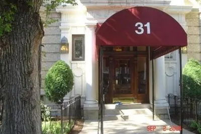 31 Queensberry St #18