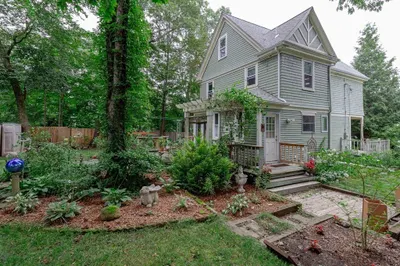 31 Plain Street