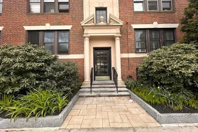 1982 Commonwealth Ave #4