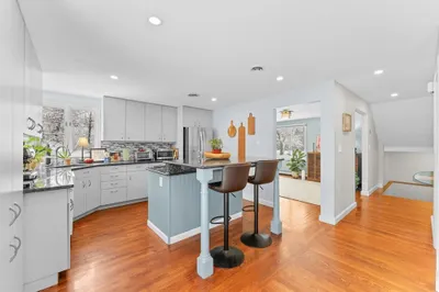 7 Bassett Brook Ln 1