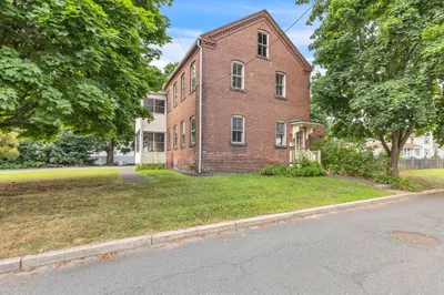 7 Dudley Ave