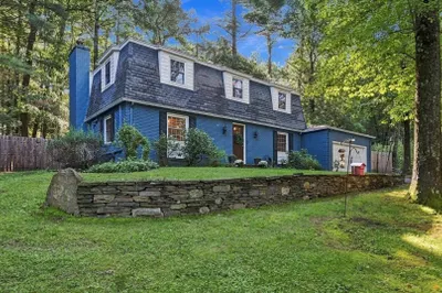 218 Heatherstone Rd 1