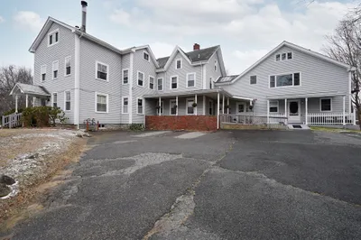 76 Field St #8