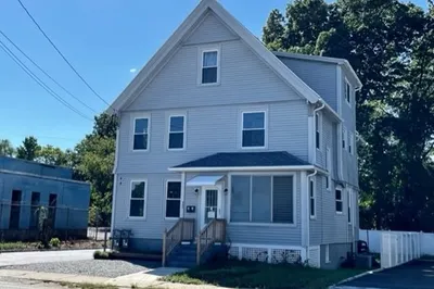 902 Main St #1