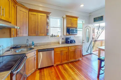 16 Carpenter St #2