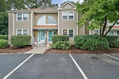661 Pleasant St #2 1