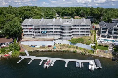190 S Quinsigamond Ave #202 1