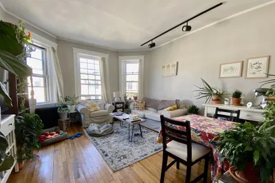 1572 Commonwealth Ave #8