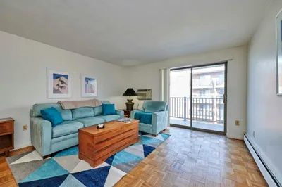 600 Governors Drive #20 1